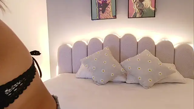 Chloe_and_Scarlett