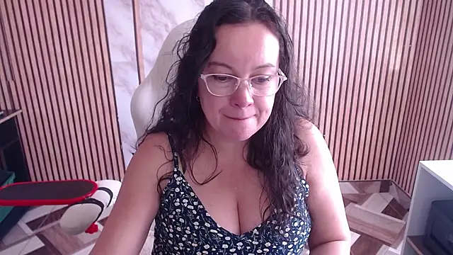 Sonialorens_ live cam on StripChat