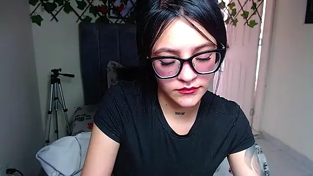 Violettasquirt live cam on StripChat