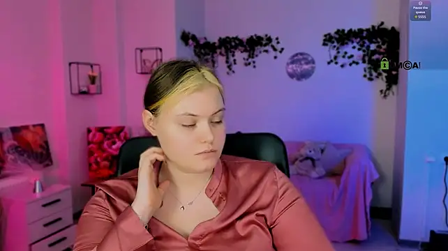 melody_sky_ live cam on StripChat