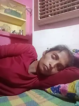 Rinee_suwanee live cam on StripChat