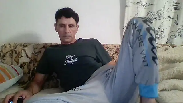 yvesstorm1 live cam on StripChat