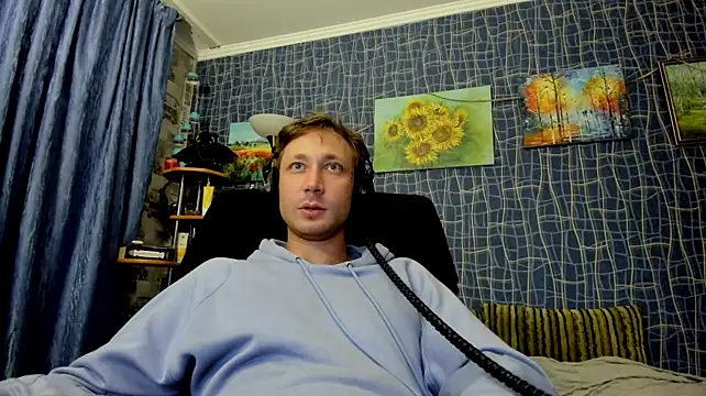 CuteBoy228 live cam on StripChat