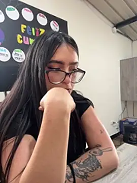 Kloenovoa- live cam on StripChat