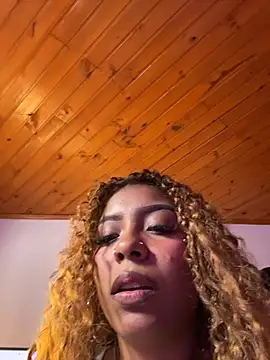 Tiana_prettyy live cam on StripChat