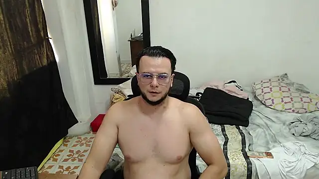 cloudsxxx live cam on StripChat