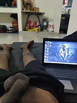 its_your_boy_2001 live cam on StripChat