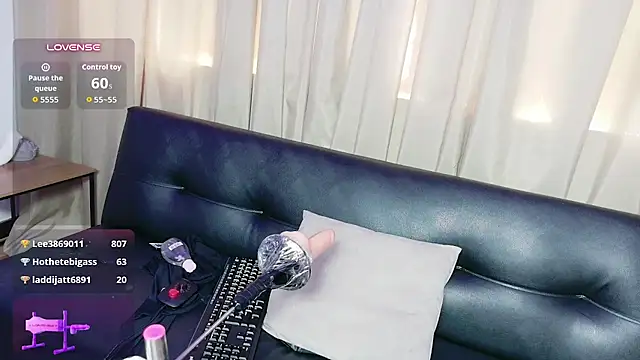 Mila_white1