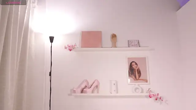 sweettener_ (T teen) - 🎯 Naked and oily body♡