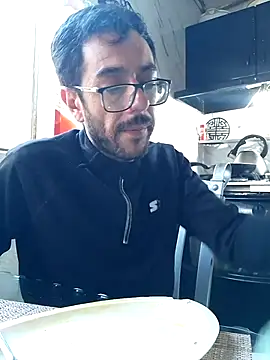 Eduardovergota on Stripchat