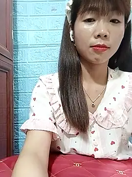 AmyLinee01 live cam on StripChat