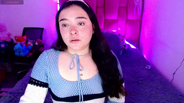 nahia__2 live cam on StripChat