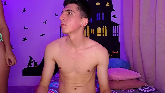 Ana_and_Leo live cam on StripChat