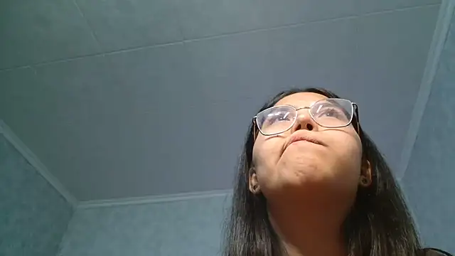Anda_here live cam on StripChat