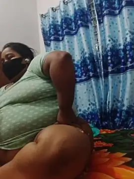 Mona_Vabi live cam on StripChat