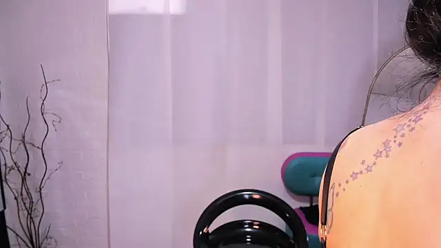 Yorosamah live cam on StripChat
