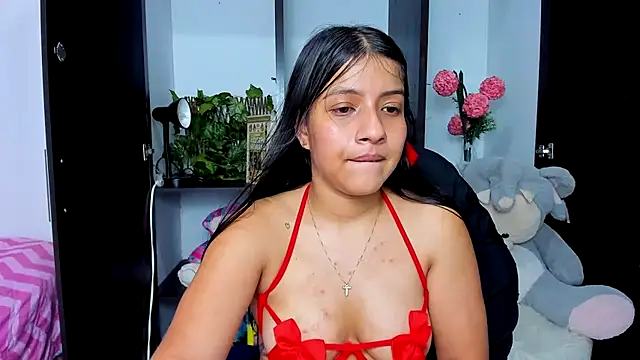 zara_cute live cam on StripChat