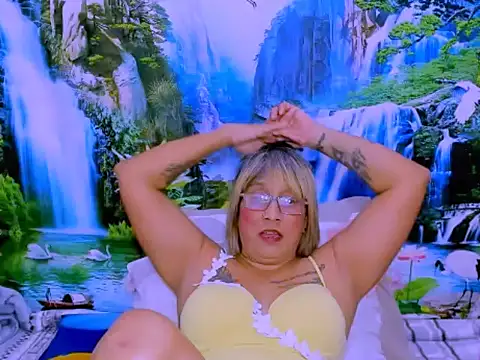 indianroxy live cam on StripChat