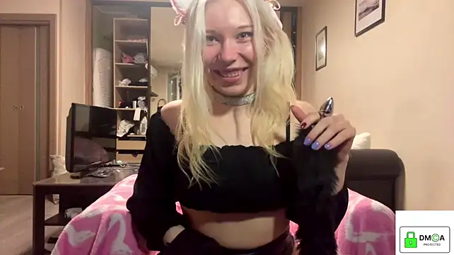 Viki_Lili live cam on StripChat