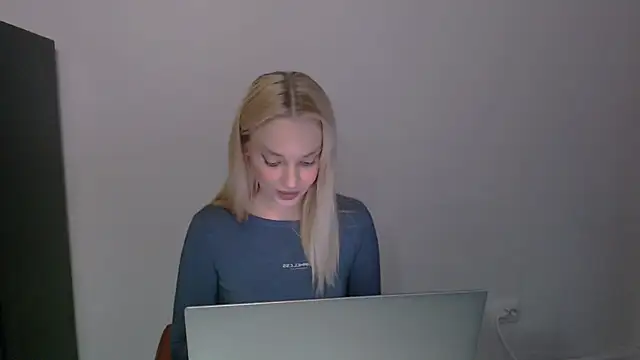 Lia_noo_regrets webcam