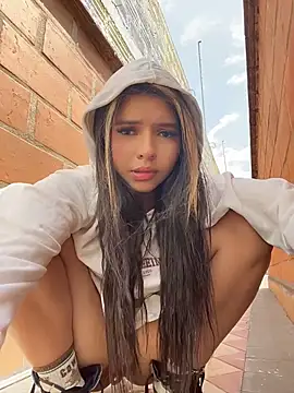 lolliepopsxxx (F young) - FINGERING PUSSY IN PUBLIC 🤫