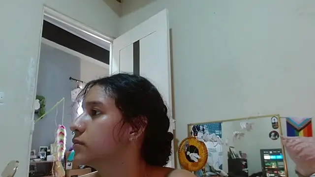 AlinaWoolf_ live cam on StripChat
