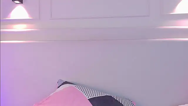 NaomiKlarc