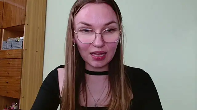 LooveELLYx live cam on StripChat
