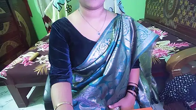 BengaliQueenStar live cam on StripChat