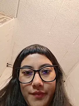 kittykawaii11 live cam on StripChat