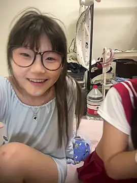 Rocket-Girl live cam on StripChat