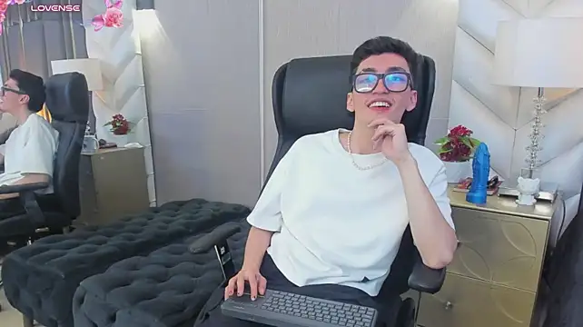 GaelDuke live sex cam