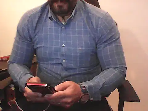 Yorel1109- live cam on StripChat