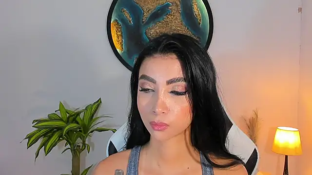 Megannwilliams live cam on StripChat