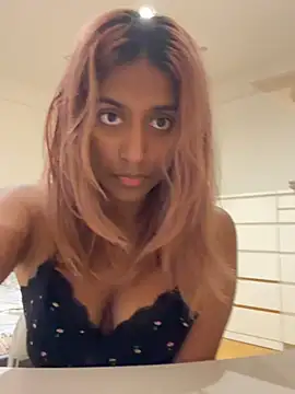 DonnaShy Live Webcam on Stripchat