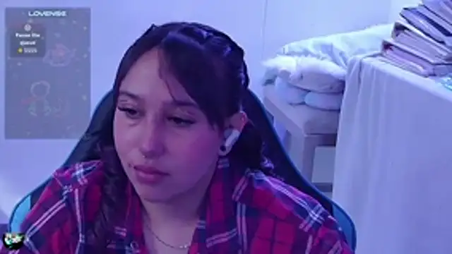 Imagem do stream de Skarlet_Adams28 no Stripchat