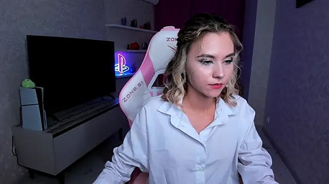 EllaCurtis