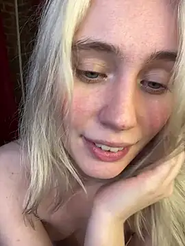 LovelyMiu live cam on StripChat