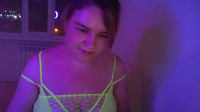 Lunessara live cam on StripChat