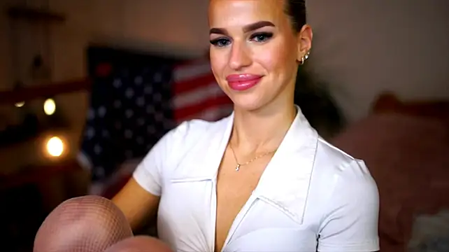 Emilyvanroessel live cam on StripChat
