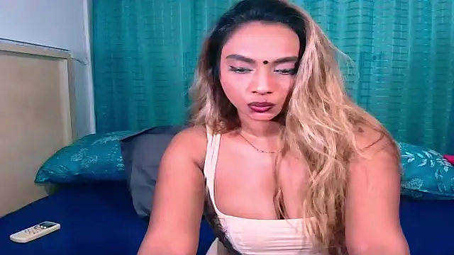 sexyindianchic live cam on StripChat