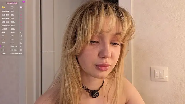 bonnyfloweer live cam on StripChat