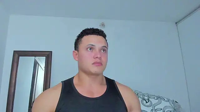 kinglevi01 (M young) - show dick and ass