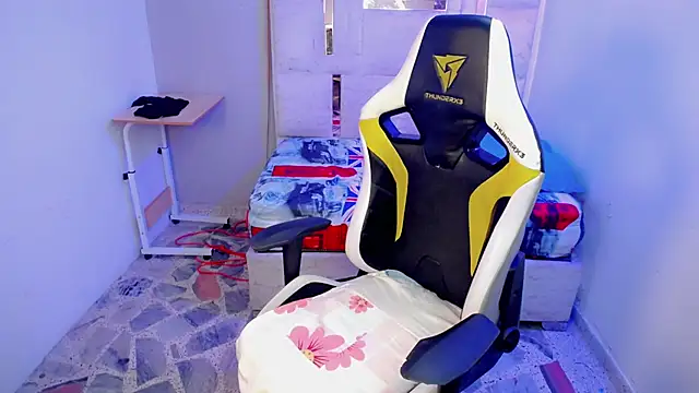 Karelyss_1 webcam