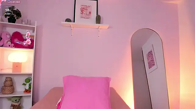 solsireth live cam on StripChat