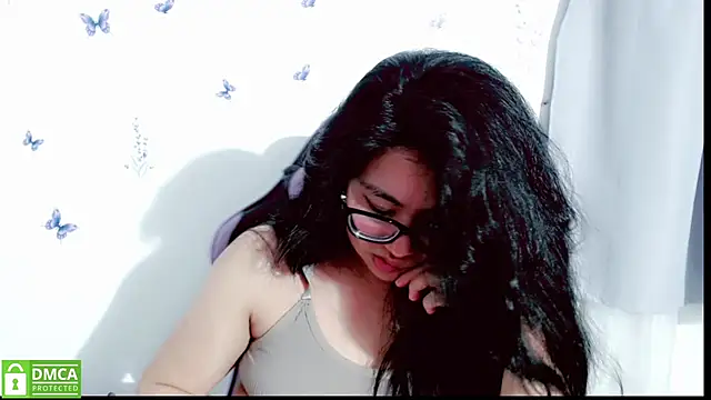 mariana_katto live cam on StripChat
