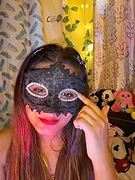 Kiara_97 live cam on StripChat