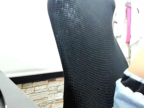 manilafoxts live cam on StripChat