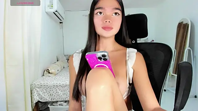 kendall_petite18