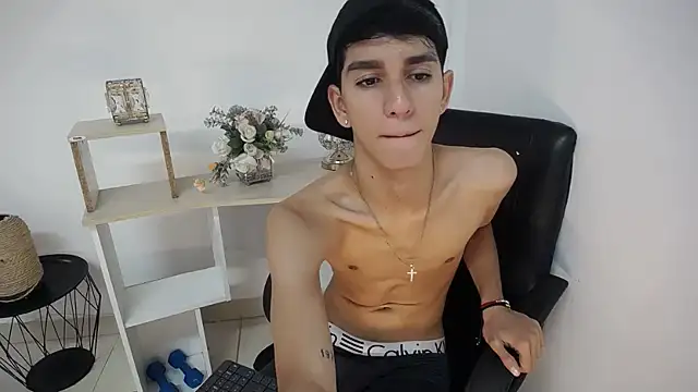 Nicolas_Rosenthal live cam on StripChat